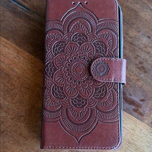 New IPhone 17 pro max case - 3 slots  for cards - embossed cover-vegan leather